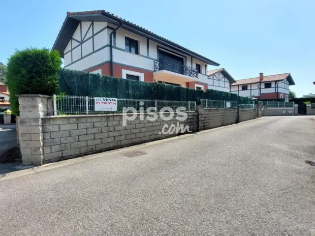 Chalet en venta en Calle Samano, Número 74, Sámano (Castro Urdiales) de 310.000 €